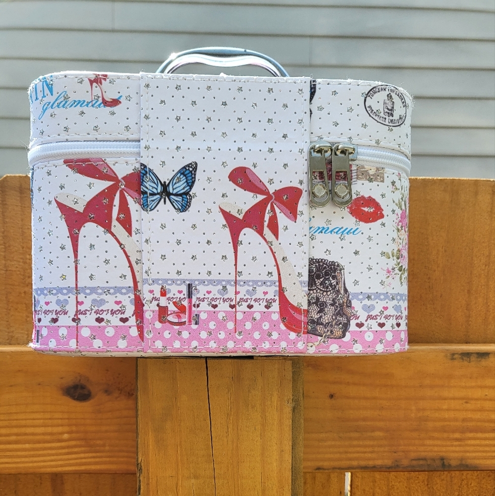 Toilitre bag, never  used